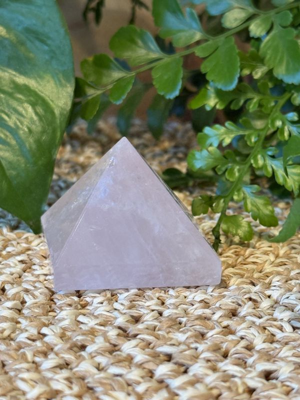 Rosenkvarts pyramide 4 cm