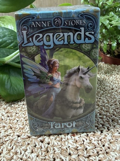 Hovedbilde Tarot Legends, av Anne Stokes