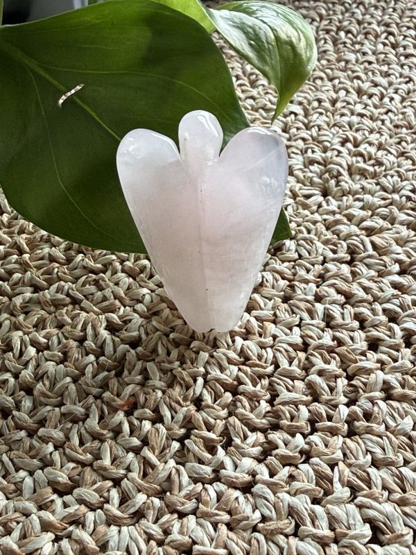 Engel i rosenkvarts, 5 cm